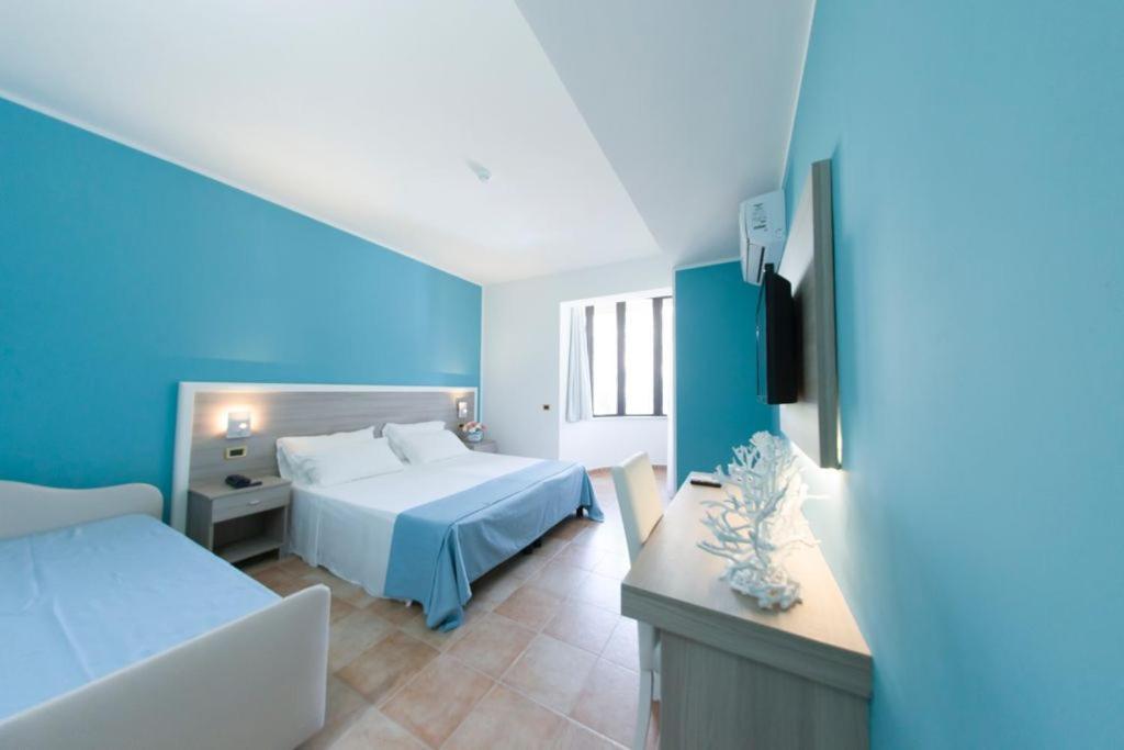 Costa Degli Dei Resort Capo Vaticano Bagian luar foto