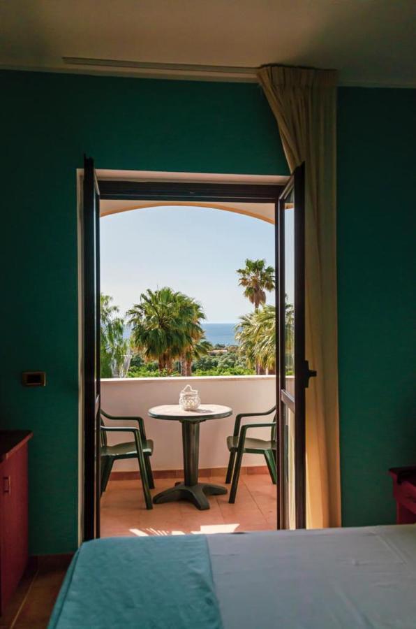 Costa Degli Dei Resort Capo Vaticano Bagian luar foto